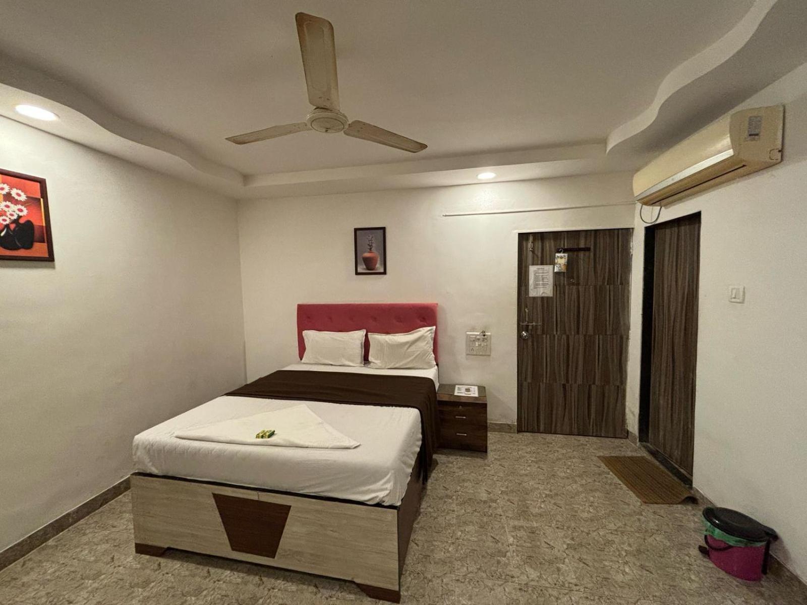 Rockdale Hotel & Resort Mira-Bhayandar Exteriér fotografie