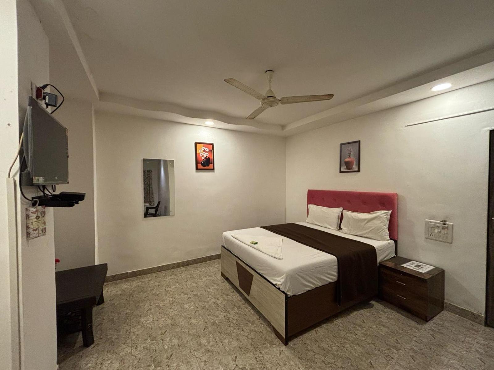 Rockdale Hotel & Resort Mira-Bhayandar Exteriér fotografie