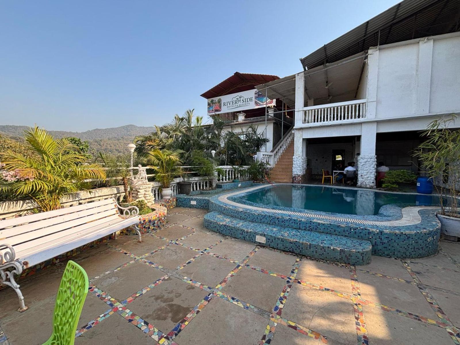 Rockdale Hotel & Resort Mira-Bhayandar Exteriér fotografie